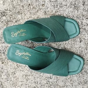 Seychelles Cross Toe Shoe